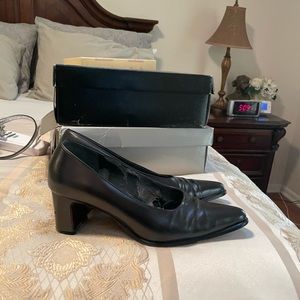 Enzo Angiolini vintage black pointed toe heels